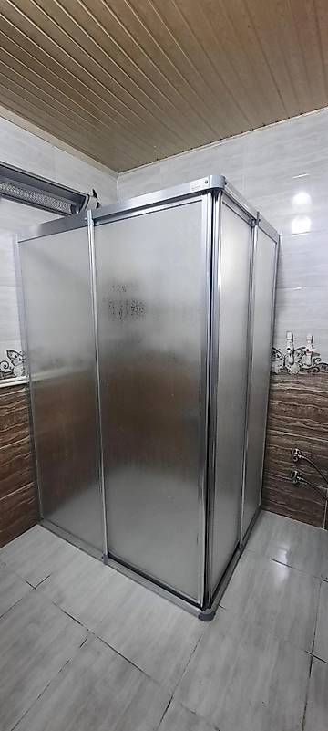 70cm x 115cm Parlak Profil Köşeden Girişli Mika Duşakabin