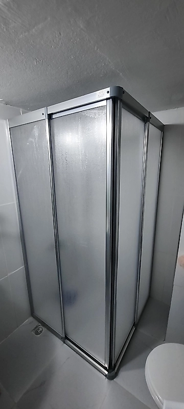 80cm x 105cm Parlak Profil Köşeden Girişli Mika Duşakabin