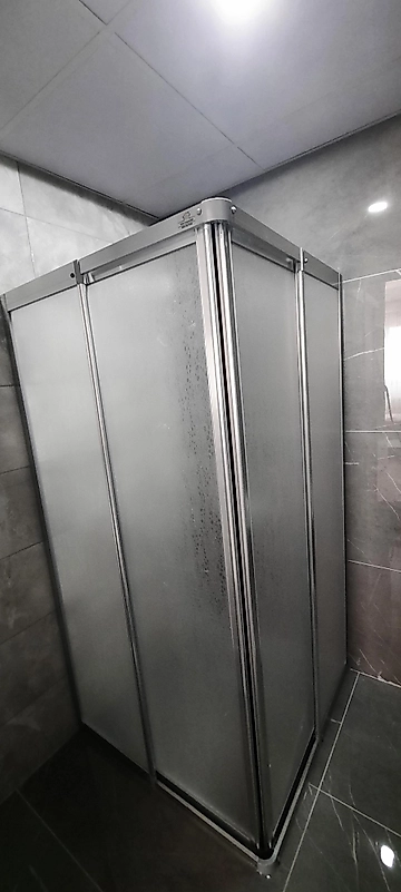 90cm x 125cm Parlak Profil Köşeden Girişli Mika Duşakabin