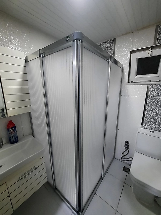 70cm x 105cm Parlak Profil Köşeden Girişli Mika Duşakabin